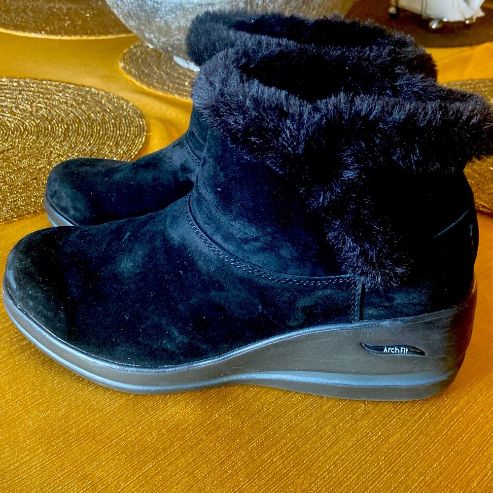 Skechers Womens On The Go Joy Flat Heel Booties